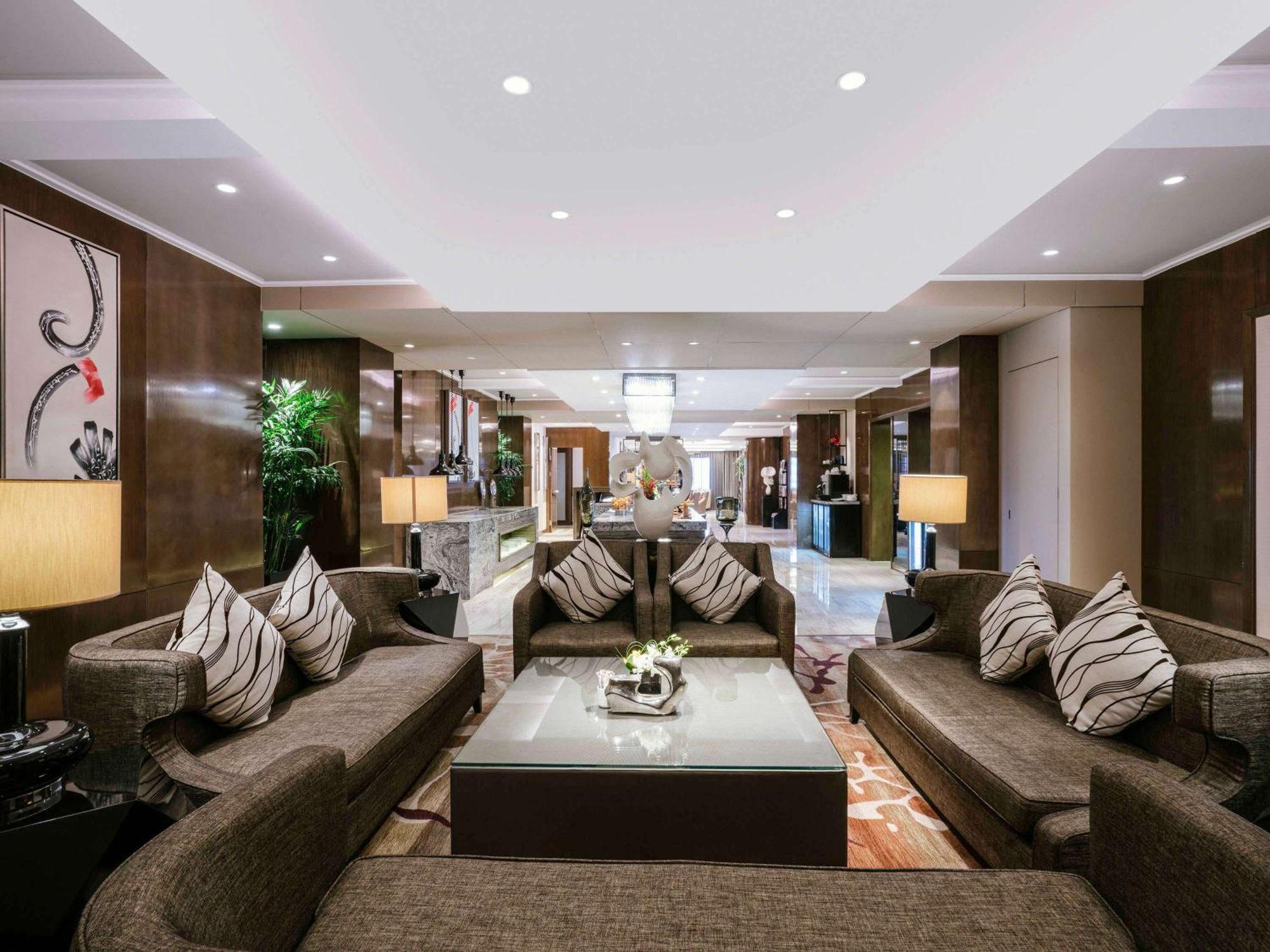 Pullman Jingan 酒店